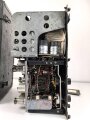 Wehrmacht Rundfunkempfänger WR1/P datiert 1942. Ungereinigtes Stück in gutem Gesamtzustand, mit Deckel. Originallack