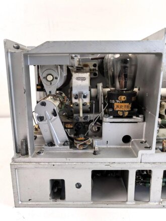 20 Watt Sender d ( 20 W.S.d ) datiert 1944, Originallack, Funktion nicht geprüft. Mit nummerngleichem Deckel