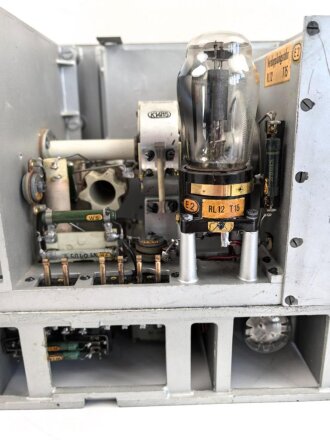 20 Watt Sender d ( 20 W.S.d ) datiert 1944, Originallack, Funktion nicht geprüft. Mit nummerngleichem Deckel