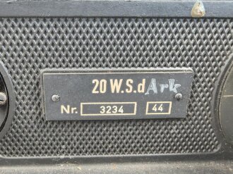 20 Watt Sender d ( 20 W.S.d ) datiert 1944, Originallack, Funktion nicht geprüft. Mit nummerngleichem Deckel
