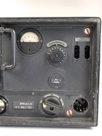 20 Watt Sender d ( 20 W.S.d ) datiert 1944, Originallack, Funktion nicht geprüft. Mit nummerngleichem Deckel