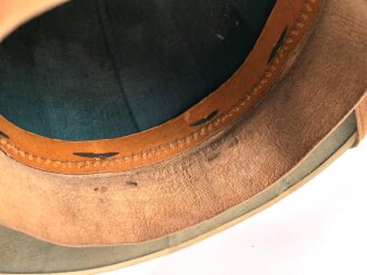 Tropenhelm , vermutlich Frankreich. Fleckig, sonst gut