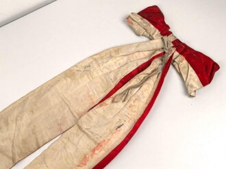 Österreich, zweiteiliges Fahnenband " Zur Erinnerung an die Vollendung des 70. Lenbensjahres seiner Majestät Franz Josef 1., Die k.k. Rerichshauptstadt Wien 1900." Gesamtlänge etwa 145cm