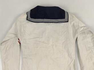 Kriegsmarine, weisses Hemd für Mannschaften. Adler fehlt, stockfleckig