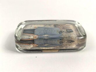 Österreich k.u.k. , Briefbeschwerer aus Glas mit Bildnis Kaiser Franz Joseph. 6,5 x 10,5cm
