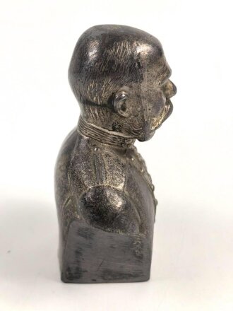 Österreich k.u.k. , kleine Büste aus Spritzguß Kaiser Franz Joseph darstellend. Höhe 8cm