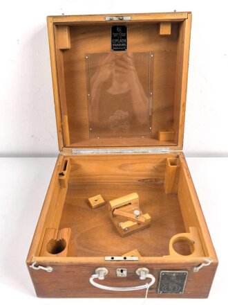 Kriegsmarine, Transportkasten für einen Sextant von C.Plath Hamburg. Guter Gesamtzustand, Gerätenummer 358
