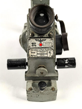 Kriegsmarine,  Peilaufsatz FRM5 für Kompass. Hertsteller C.Plath Hamburg. Schweres Stück in gutem Gesamtzustand, originallack