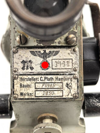 Kriegsmarine,  Peilaufsatz FRM5 für Kompass. Hertsteller C.Plath Hamburg. Schweres Stück in gutem Gesamtzustand, originallack