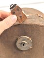 Österreich k.u.k. Zweispitz für Beamte in gutem Zustand, in Aufbewahrungskasten mit starken Altersspuren. Größe 56,5 