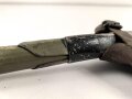 Österreich / Ungarn, Spaten vom Hersteller "Vogel & Noot, Wartberg" in Trageleder. Ungereinigt