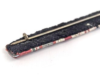 Bandspange eines tapferen Weltkriegsteilnehmers aus Österreich . Breite 135mm, defekt