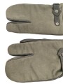 Paar Handschuhe für Kradmelder der Wehrmacht, wohl ungetragenes Paar, Grösse 8 1/2, datiert 1940