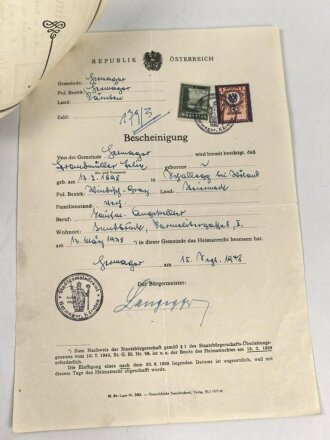 Gruppe Verleihungsurkunden eines Österreichers, der an beiden Weltkriegen teilgenommen hat