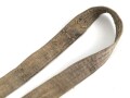 Zweidornkoppel aus Webmaterial. Eiserne Schnalle, die genieteten Schnallöcher erinnern an k.u.k. oder tschechische Machart. Gesamtlänge 114cm