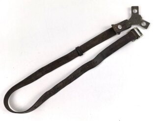 Schweiz, lederner Trageriemen datiert 1943. Gesamtlänge 106cm