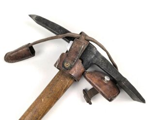 Schweiz, Pickel in Hülle, ungereinigt