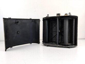 Luftwaffe, Filmkassette Fk.30 zum Reihenbildner für Luftaufklärung. Originallack, Fl.38805, ungereinigtes Stück. Maße 45 x 50 x 22cm