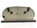 Luftwaffe, Filmkasette Fk.30 zum Reihenbildner für Luftaufklärung. Im seltenen Transportgestell. Originallack, Fl.38805, ungereinigtes Stück. Maße 45 x 50 x 22cm, die Grundplatte  43 x50cm