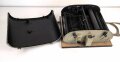 Luftwaffe, Filmkasette Fk.30 zum Reihenbildner für Luftaufklärung. Im seltenen Transportgestell. Originallack, Fl.38805, ungereinigtes Stück. Maße 45 x 50 x 22cm, die Grundplatte  43 x50cm