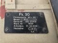 Luftwaffe, Filmkasette Fk.30 zum Reihenbildner für Luftaufklärung. Im seltenen Transportgestell. Originallack, Fl.38805, ungereinigtes Stück. Maße 45 x 50 x 22cm, die Grundplatte  43 x50cm