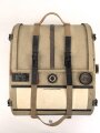 Luftwaffe, Filmkasette Fk.30 zum Reihenbildner für Luftaufklärung. Im seltenen Transportgestell. Originallack, Fl.38805, ungereinigtes Stück. Maße 45 x 50 x 22cm, die Grundplatte  43 x50cm