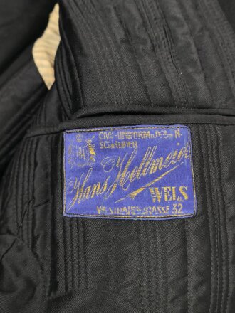 Österreich, schwarze Uniformjacke in gutem Zustand, Schneideretikett aus Wels.