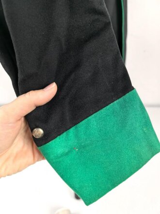 Österreich, schwarze Uniformjacke in gutem Zustand, Schneideretikett aus Wels.