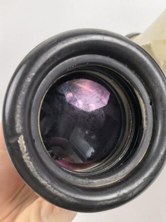 Kriegsmarine, U Boot Fernglas DF 7 x 50. Hersteller blc. Klare Durchsicht, Originallack, die Gummiarmierung beim Ausblick trocken, beim Einblick weich.