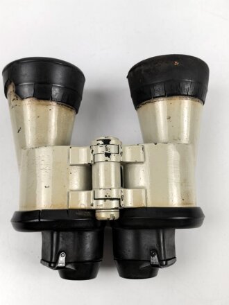 Kriegsmarine, U Boot Fernglas DF 7 x 50. Hersteller blc. Klare Durchsicht, Originallack, die Gummiarmierung beim Ausblick trocken, beim Einblick weich.