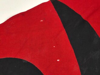 Kriegsmarine Gefechtsstander rot " Gefechtswendgs.Stdt.rot". Maße 91 x 115cm. Ungereinigt, leichter Mottenschaden