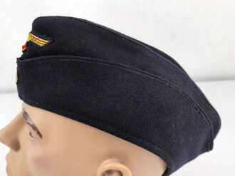 Kriegsmarine, Schiffchen für Mannschaften , der Adler neuzeitlich aufgenäht, ungereinigt, mit Reichsbetriebsnummer