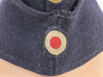 Kriegsmarine, Schiffchen für Mannschaften , der Adler neuzeitlich aufgenäht, ungereinigt, mit Reichsbetriebsnummer