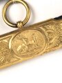 Bayern, Hirschfänger in Luxusausführung um 1850/60. Gebläute Klinge, Lederscheide nicht geschrumpft, vollständige Vergoldung. Gesamtlänge 80cm. Sehr guter Zustand