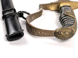 Heer, Säbel für Offiziere, Hersteller Eickhorn Solingen, Modell Nr, 1693 "Wrangel" . Die Scheide vermutlich nicht original lackiert.