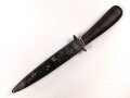 Kampfmesser / Stiefelmesser Wehrmacht. Hersteller "PUMA Solingen" Scheide Originallack