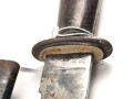 Kampfmesser / Stiefelmesser Wehrmacht. Hersteller "PUMA Solingen" Scheide Originallack