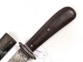 Kampfmesser / Stiefelmesser Wehrmacht. Hersteller "PUMA Solingen" Scheide Originallack