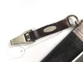 Fliegerdolch für Angehörige des Deutschen Luftsport Verband DLV.  Die Klinge von SMF Solingen mit vielen kleinen Kratzern. Die Belederung Original, die Hakenkreuze vollständig emailliert.