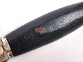 Fliegerdolch für Angehörige des Deutschen Luftsport Verband DLV.  Die Klinge von SMF Solingen mit vielen kleinen Kratzern. Die Belederung Original, die Hakenkreuze vollständig emailliert.