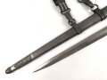 Dolch für Offiziere der Luftwaffe. Die Klinge ohne Hersteller mit vielen kleinen Kratzern, einheitliches Erscheinungsbild, mit passendem Gehänge