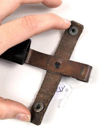 1. Weltkrieg, Grabendolch für Offiziere. Die Scheide original lackiert, saubere Klinge