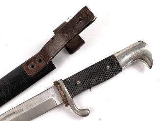 1. Weltkrieg, Grabendolch für Offiziere. Die Scheide original lackiert, saubere Klinge