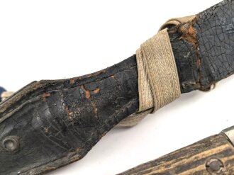 Extraseitengewehr KS98 mit Hirschhorngriffschalen. Hersteller E.Pack & Söhne Solingen. Saubere Klinge, Scheide Originallack, in Lacklederkoppelschuh mit Troddel
