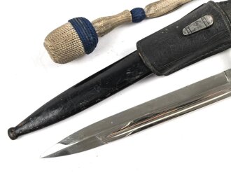 Extraseitengewehr KS98 mit Hirschhorngriffschalen. Hersteller E.Pack & Söhne Solingen. Saubere Klinge, Scheide Originallack, in Lacklederkoppelschuh mit Troddel