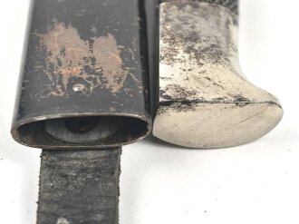 Fahrtenmesser für Angehörige der Hitlerjugend. Ungereinigtes Stück, die Klinge stark gebraucht, Hersteller M7/27 1938