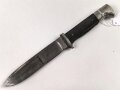 Fahrtenmesser für Angehörige der Hitlerjugend. Ungereinigtes Stück, Griffemblem wackelt leicht, Parierstange abgebrochen, Scheide fehlt
