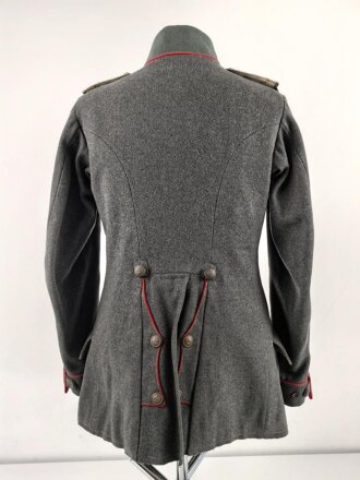 1. Weltkrieg Württemberg, feldgraue Feldbluse Modell 1910 für einen Offizierstellvertreter im Infanterie Regiment 122. Kammerstück in guten Zustand