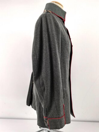 1. Weltkrieg Württemberg, feldgraue Feldbluse Modell 1910 für einen Offizierstellvertreter im Infanterie Regiment 122. Kammerstück in guten Zustand