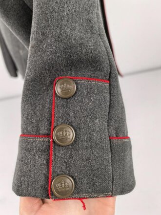 1. Weltkrieg Württemberg, feldgraue Feldbluse Modell 1910 für einen Offizierstellvertreter im Infanterie Regiment 122. Kammerstück in guten Zustand